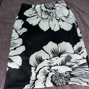 New York & Company Black and White Floral Pencil Skirt